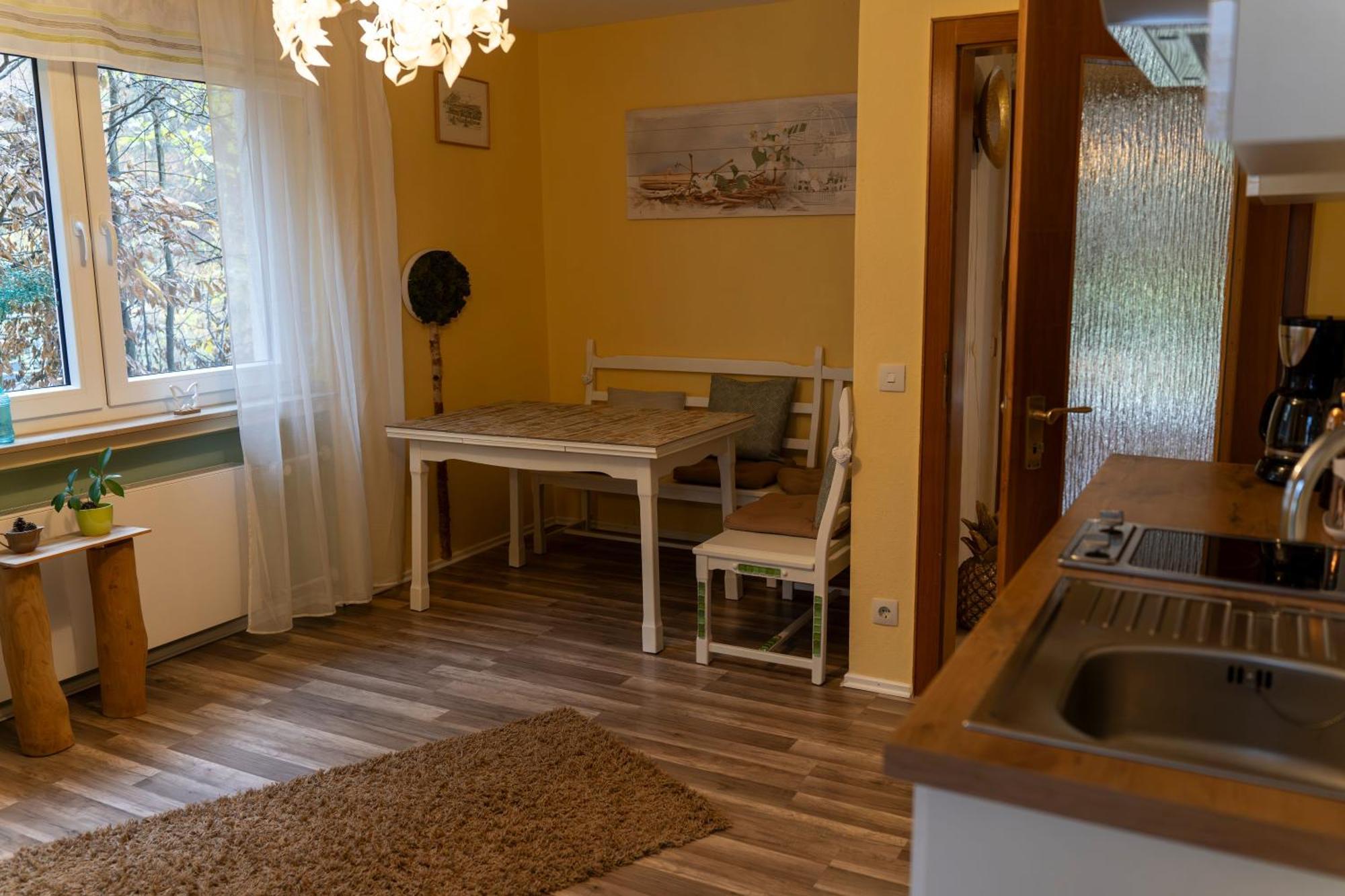 Marburg Apartment Pfiffige Luisa In Ruhiger Waldrandlage Mit Balkon Und Wintergarten Dış mekan fotoğraf