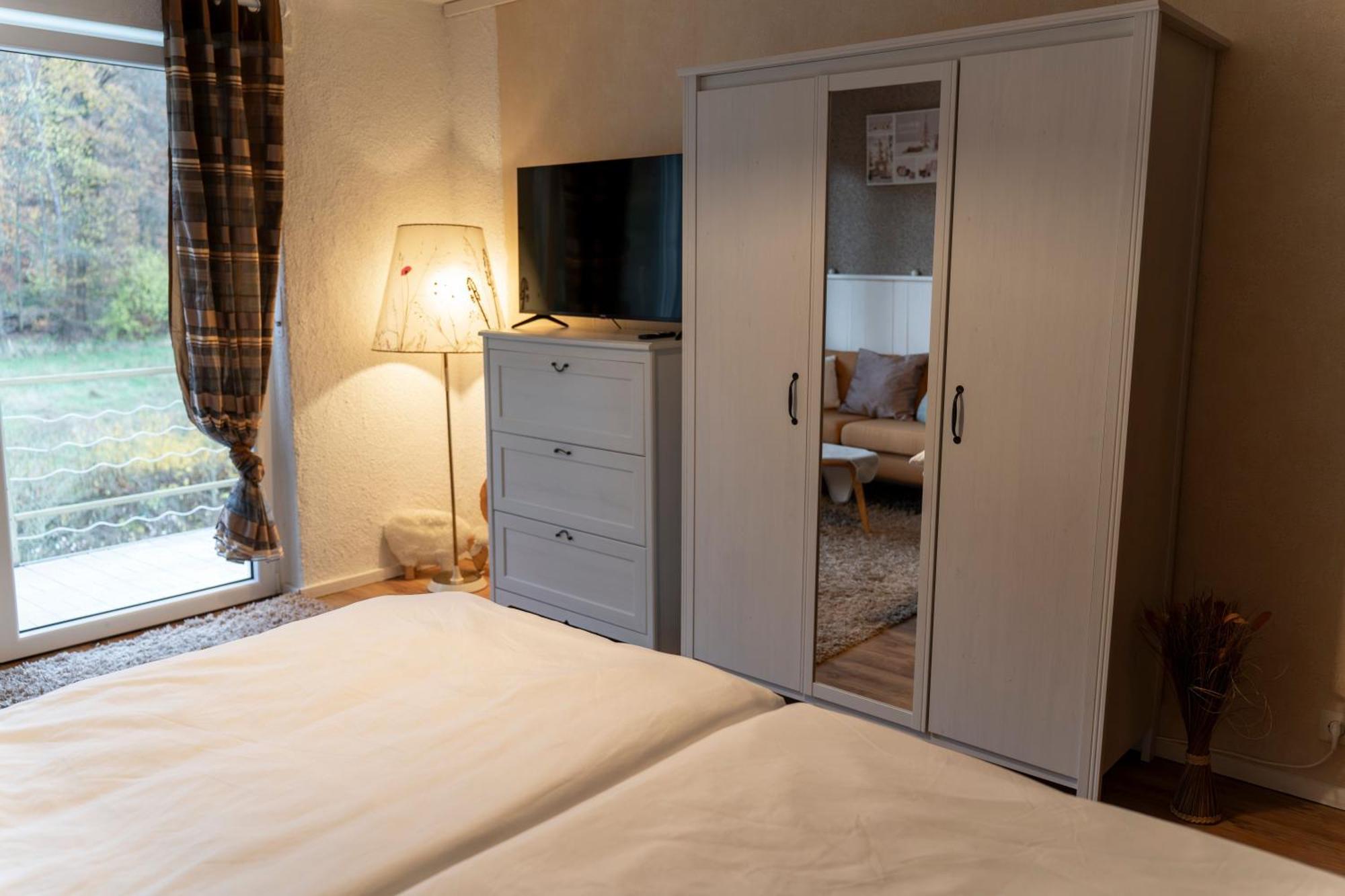 Marburg Apartment Pfiffige Luisa In Ruhiger Waldrandlage Mit Balkon Und Wintergarten Dış mekan fotoğraf
