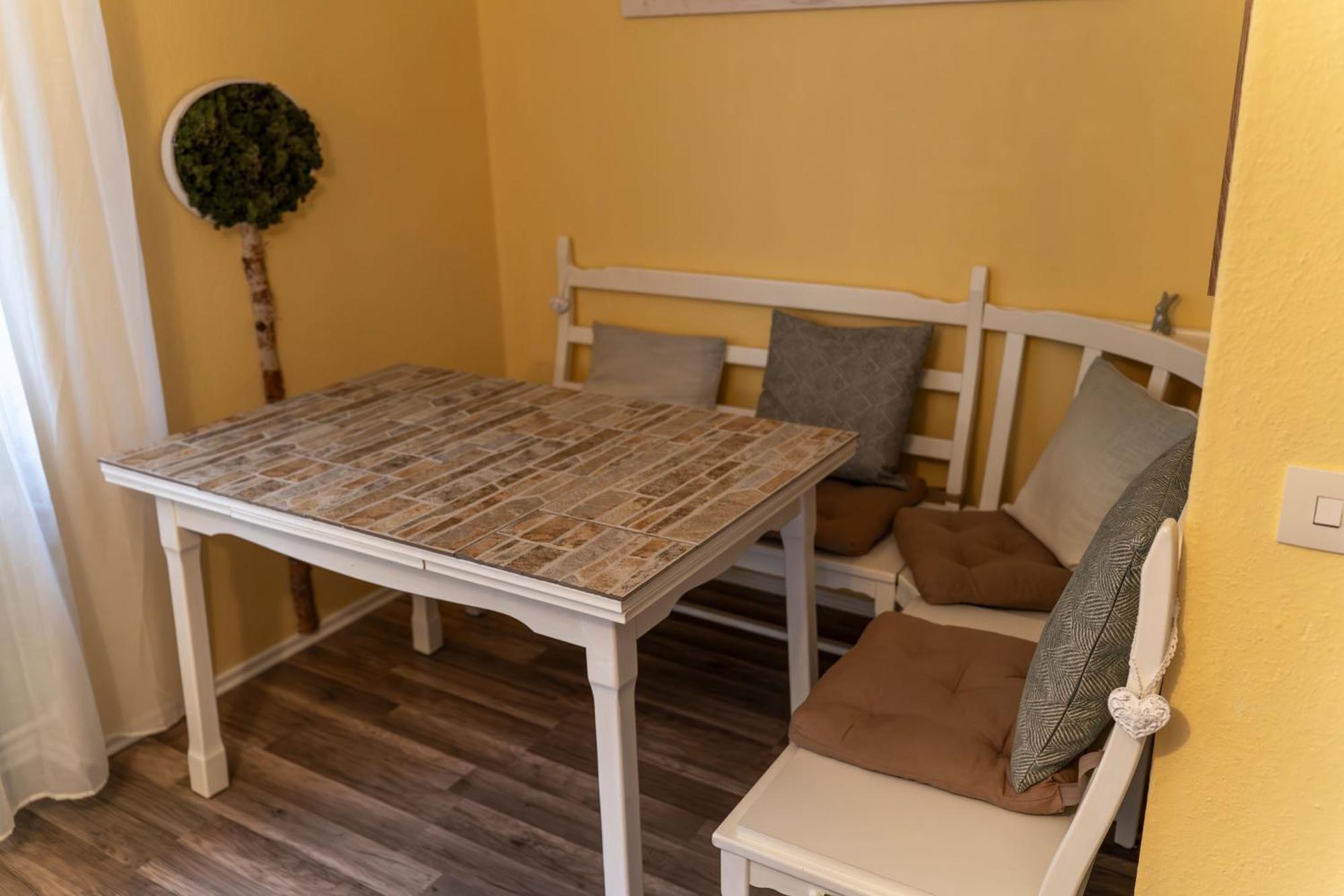 Marburg Apartment Pfiffige Luisa In Ruhiger Waldrandlage Mit Balkon Und Wintergarten Dış mekan fotoğraf