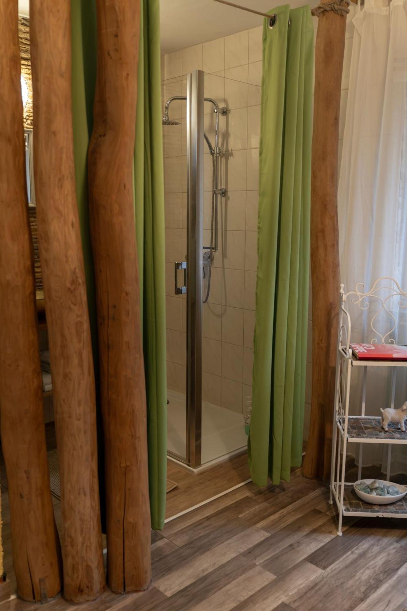 Marburg Apartment Pfiffige Luisa In Ruhiger Waldrandlage Mit Balkon Und Wintergarten Dış mekan fotoğraf